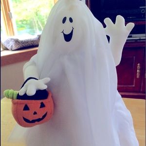 Dancing Ghost!! Vintage Hallmark Ghostie that moves!